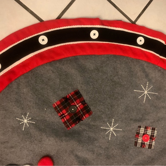 Snowman Tree Skirt (soft fabric) - Picture 4 of 6